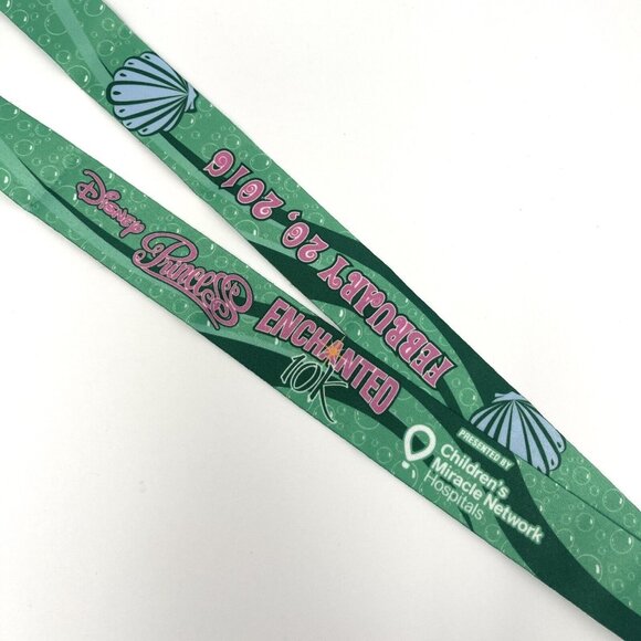 Disney Princess Enchanted 10K 2016 Finishers Medal With Ariel Seashell Design - Picture 5 of 5